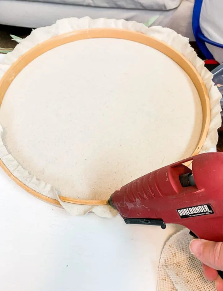 how to make fabric embroidery hoop